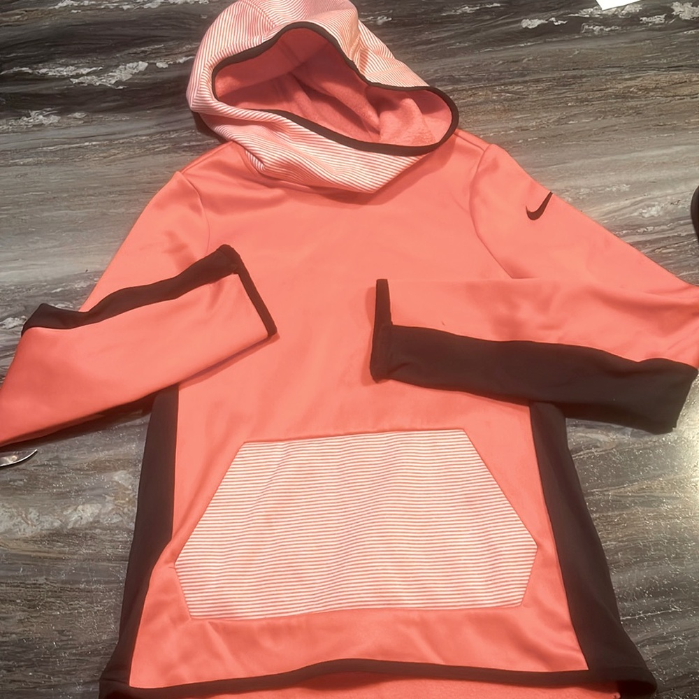 Nike pullover size medium children’s barely worn